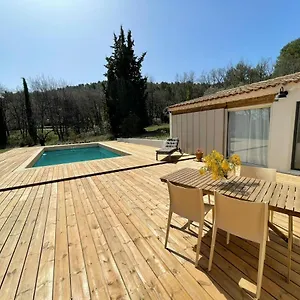 https://mas-de-la-pivoine.fr-provencehotel.com
